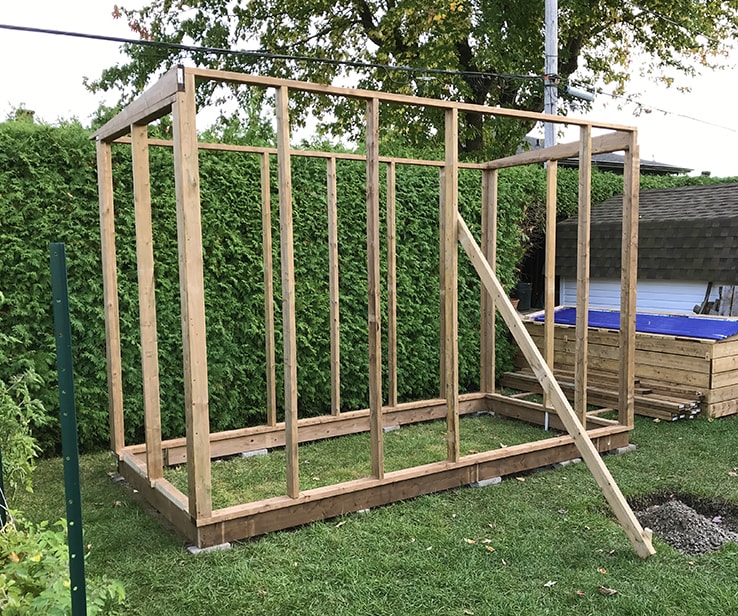 Structure d’une serre de jardin en bois