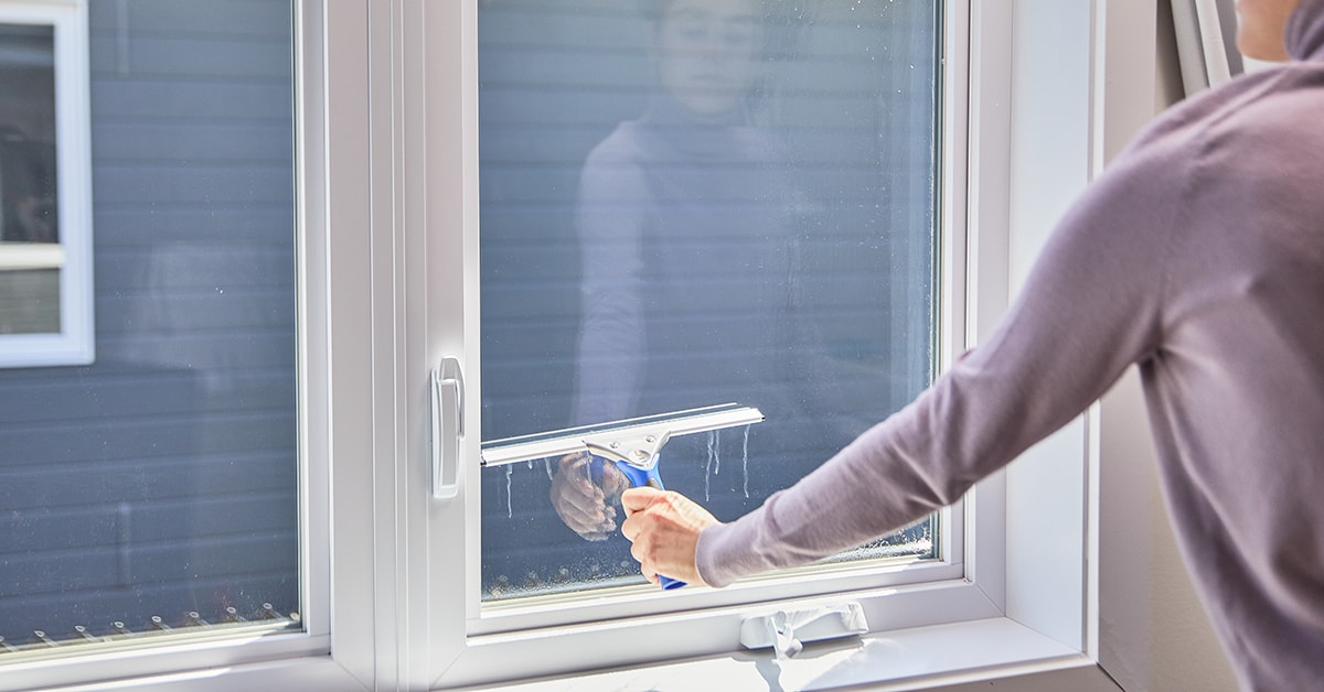 How to Deep Clean a Window