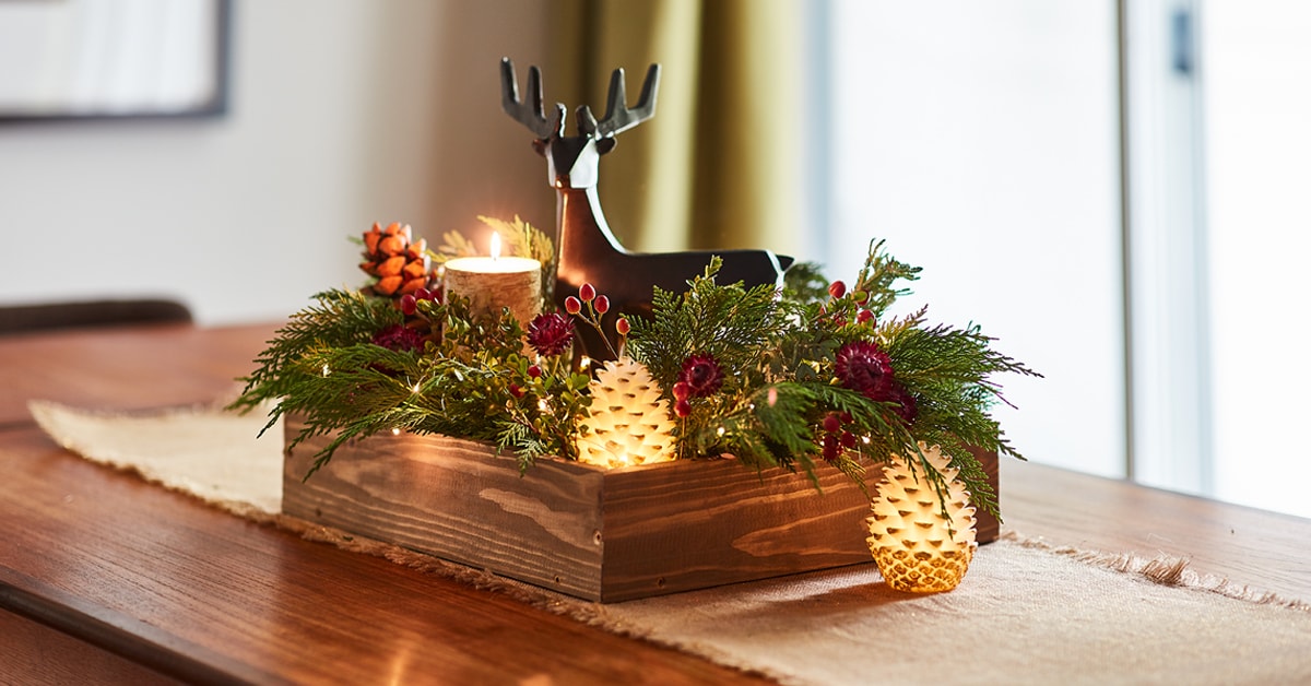 DIY Festive Wooden Centrepiece