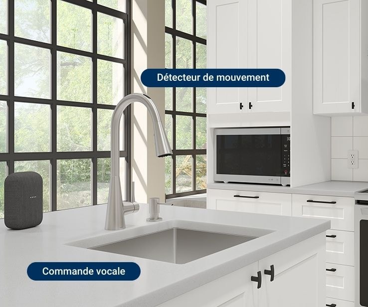 Robinet intelligent dans une cuisine moderne