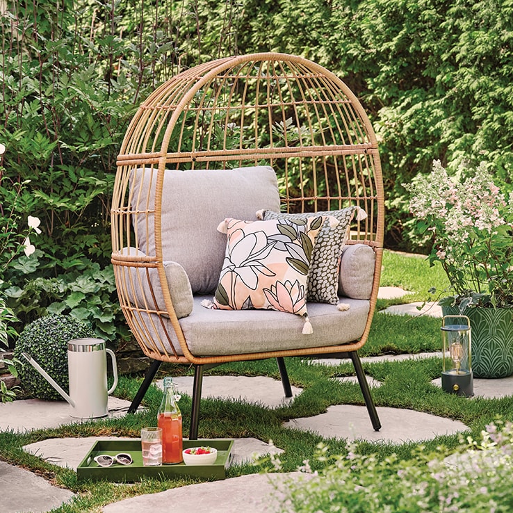 Trendy wicker egg chair