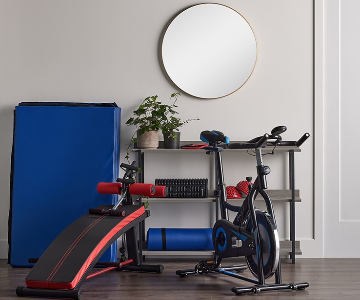 Gym bien rangé dans un sous-sol