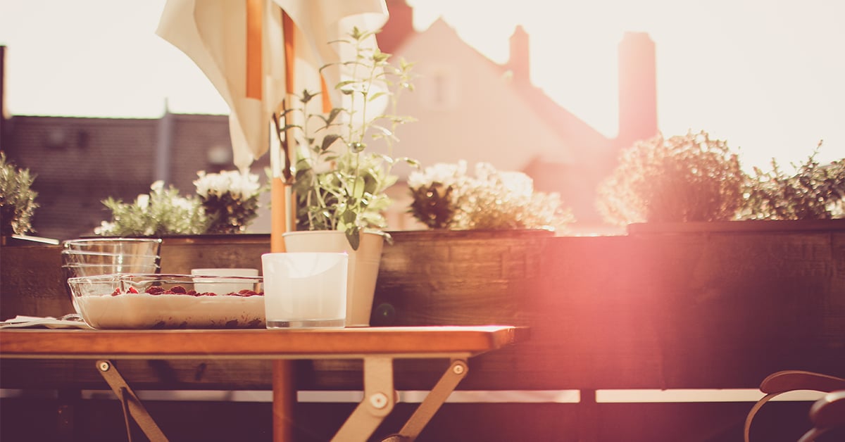 Comment décorer son balcon urbain comme un pro grâce à quelques accessoires